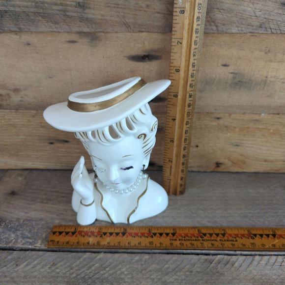 Vintage 6" Lady Head Vase White Dress and Hat Gold Highlights - Picture 10 of 11